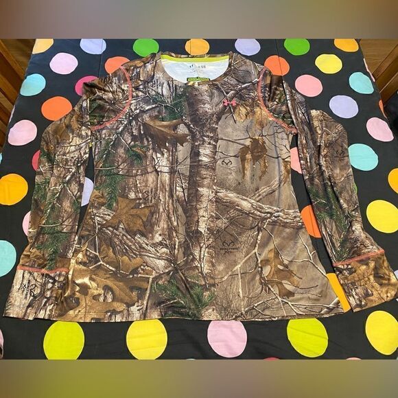 Under Armor Scent Control Heat Gear Shirt, size XL. (S90) - Picture 1 of 4